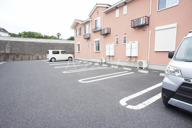 14/18 駐車場