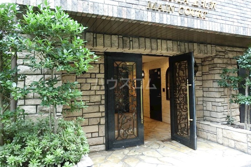 20/30 エントランス