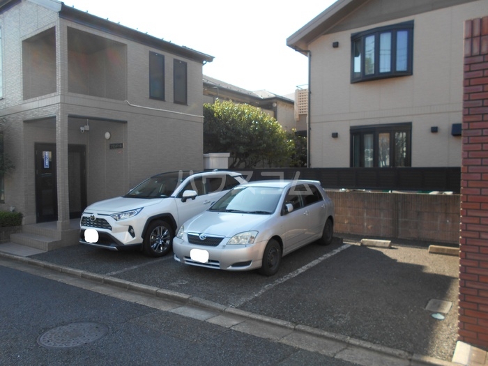 21/25 駐車場