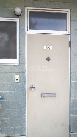 16/23 エントランス