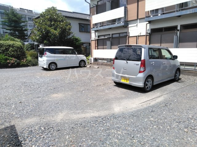 22/30 駐車場
