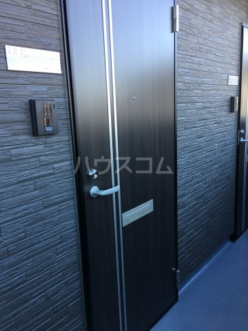 28/30 エントランス