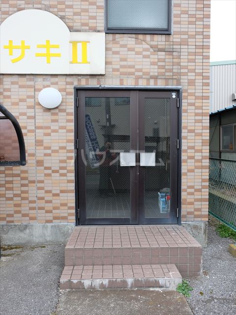 21/30 エントランス