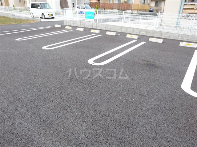 22/30 駐車場