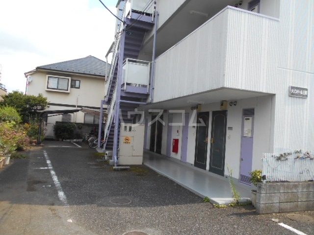 24/30 エントランス