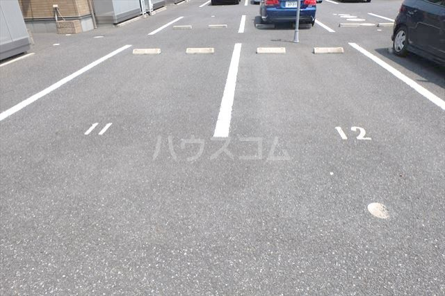 17/18 駐車場