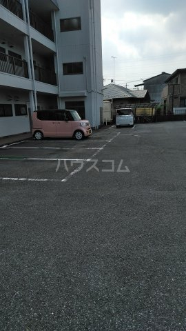 22/30 駐車場