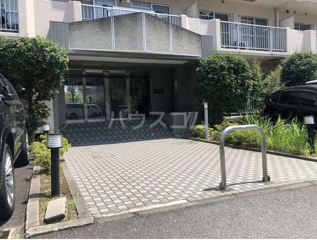 15/23 エントランス