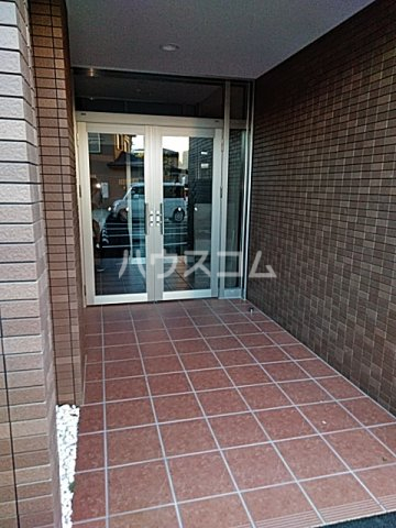 20/27 エントランス