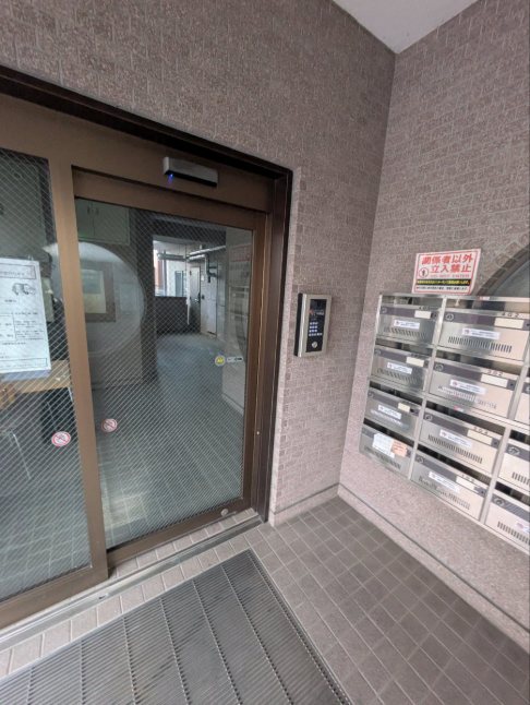 19/28 エントランス