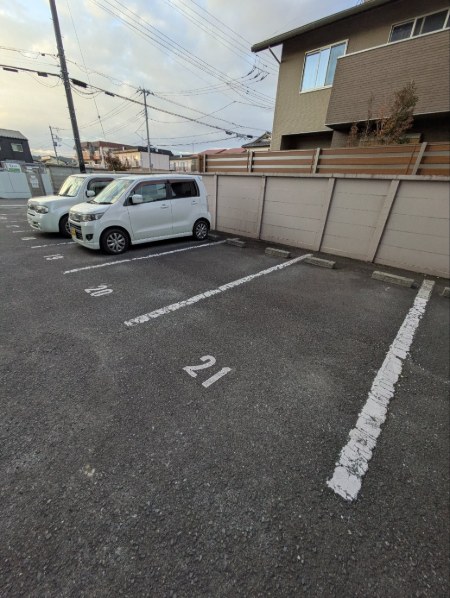 20/28 駐車場
