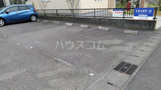 22/23 駐車場