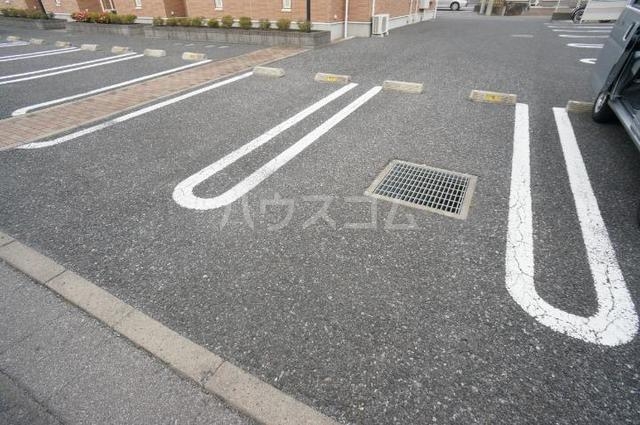 15/23 駐車場