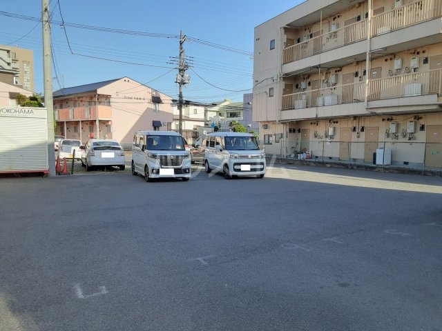 14/20 駐車場