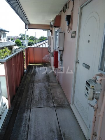 19/27 エントランス