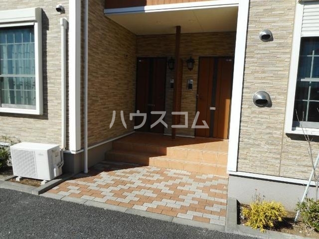 13/22 エントランス