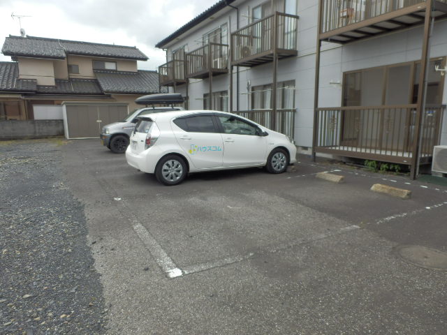 22/28 駐車場