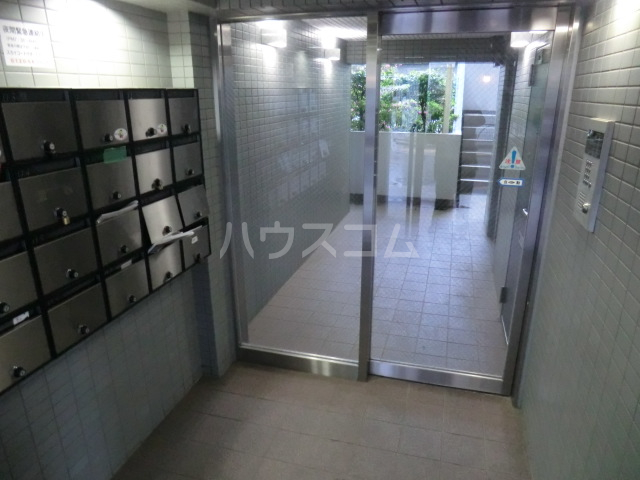 16/26 エントランス