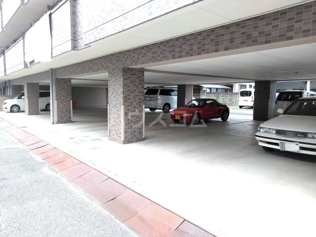 22/29 駐車場