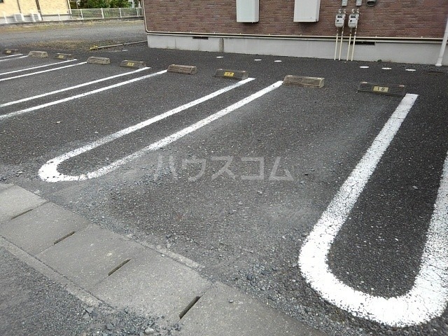 16/23 駐車場