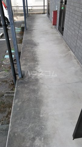 2/5 エントランス