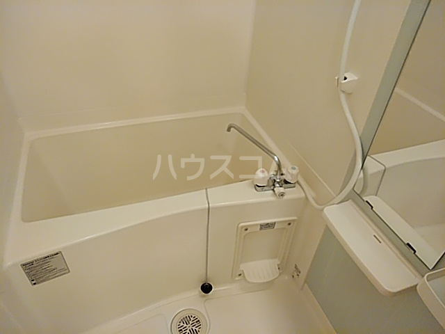 13/30 浴室