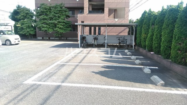 26/30 駐車場