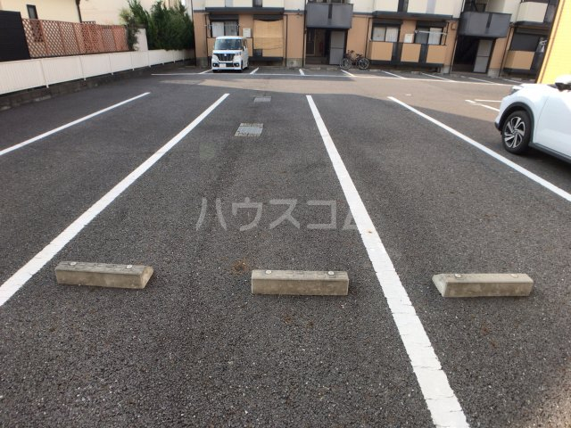 24/26 駐車場