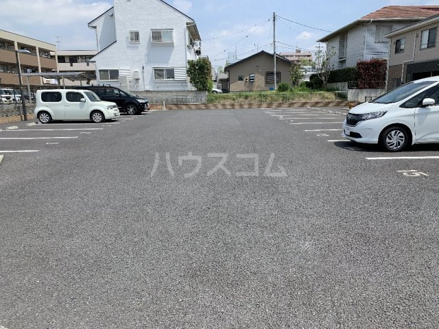 26/30 駐車場