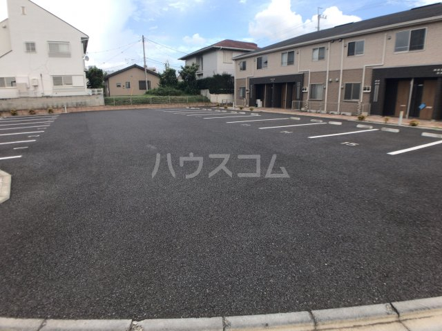 27/30 駐車場