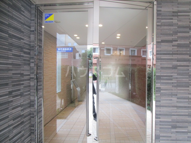 28/30 エントランス