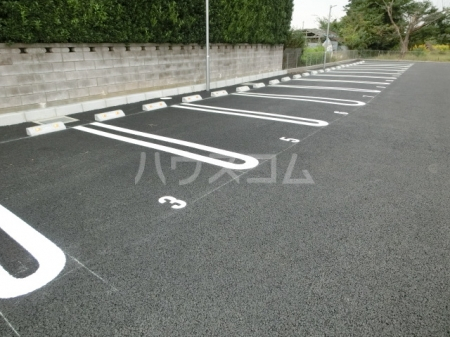 18/21 駐車場