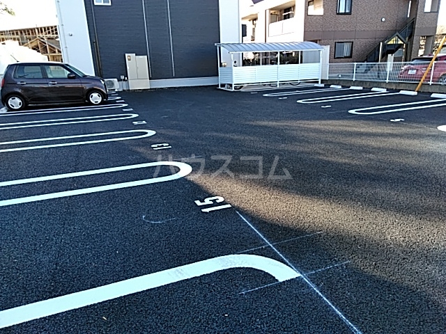 23/28 駐車場