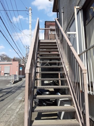 24/30 エントランス