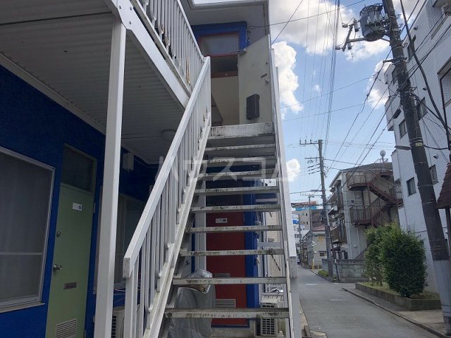 26/30 エントランス