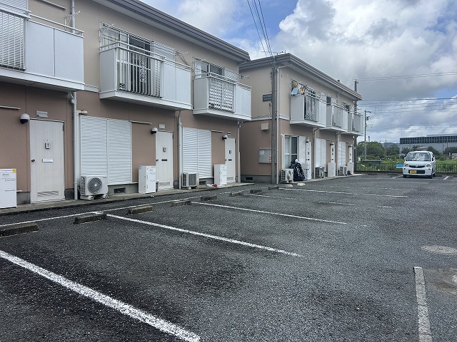 2/4 駐車場