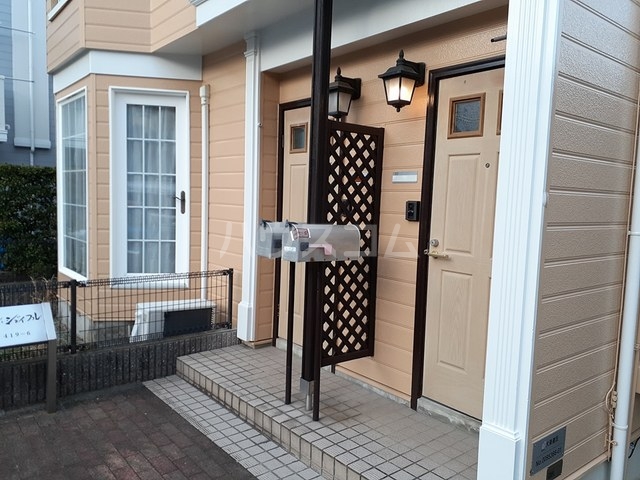 17/23 エントランス