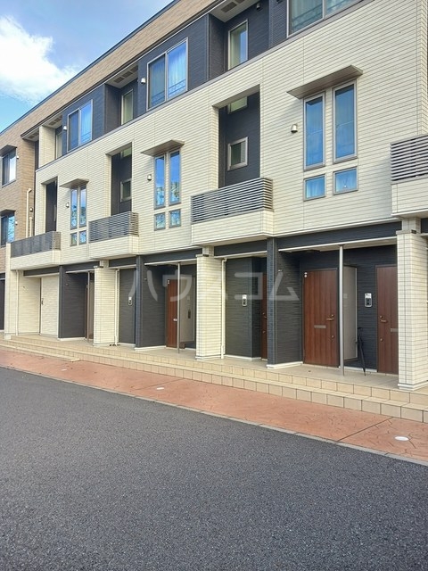 28/30 エントランス