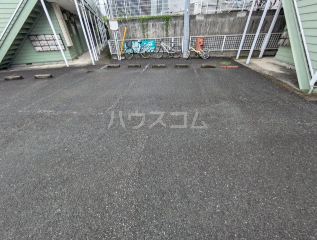26/27 駐車場