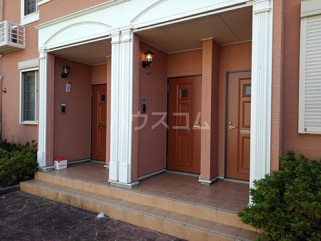 16/23 エントランス