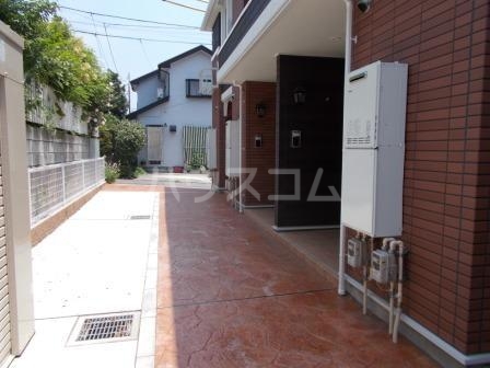 16/27 エントランス