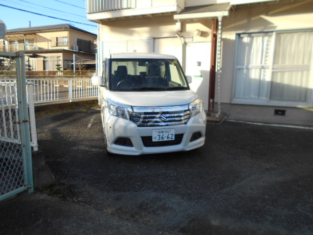 27/30 駐車場