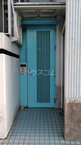 20/27 エントランス