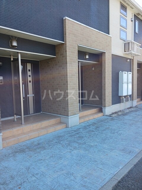 18/25 エントランス