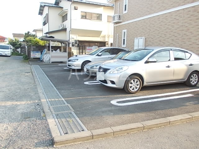 20/27 駐車場