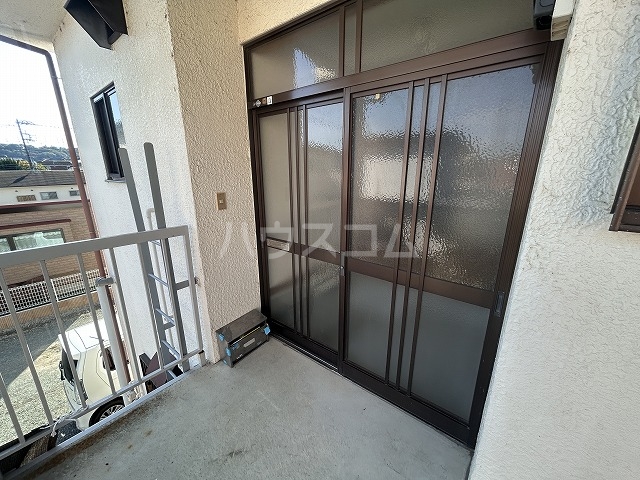 27/30 エントランス