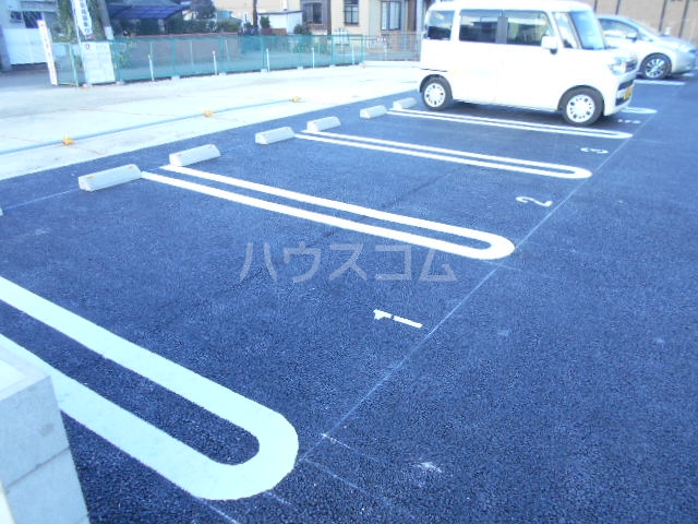 28/30 駐車場