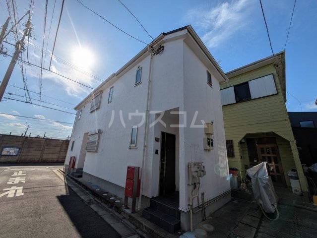 27/30 エントランス