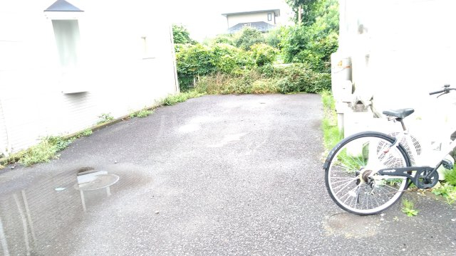 2/5 駐車場