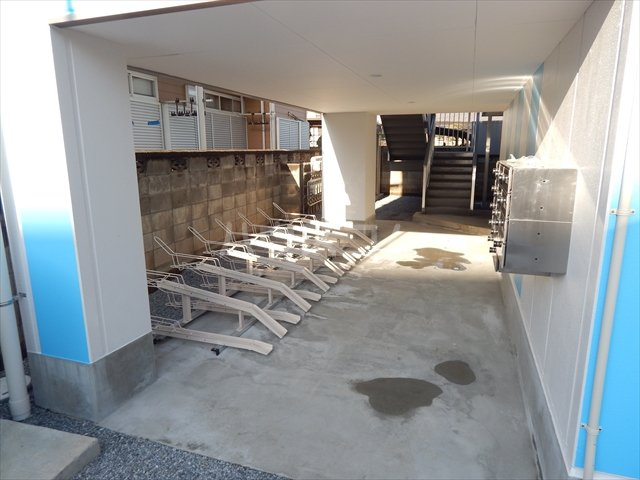 27/30 エントランス